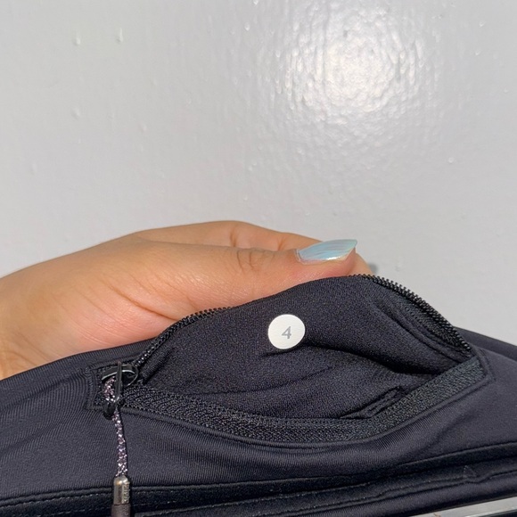 Lululemon speed un short size 4 - Picture 4 of 5